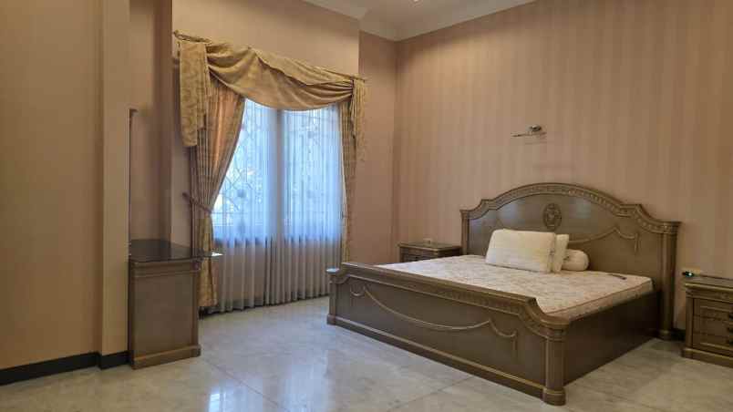 dijual rumah bukit gading mediterania