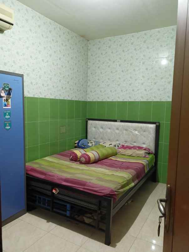 dijual rumah cantik di cipinang