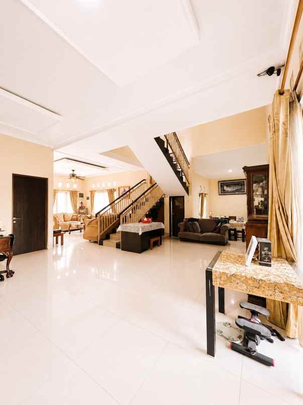 dijual rumah ceger