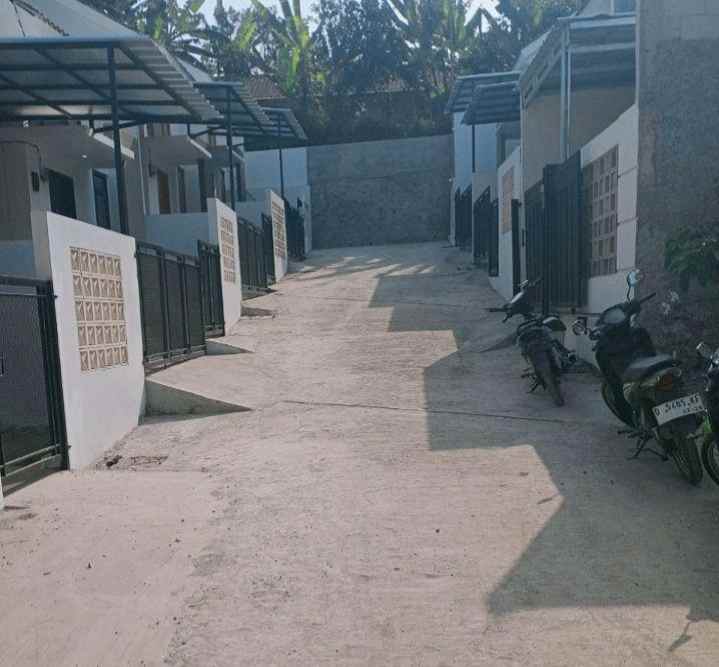 dijual rumah cibolerang cinunuk