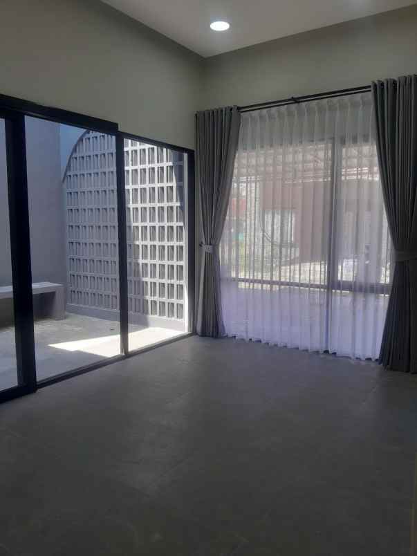 dijual rumah ciganitri