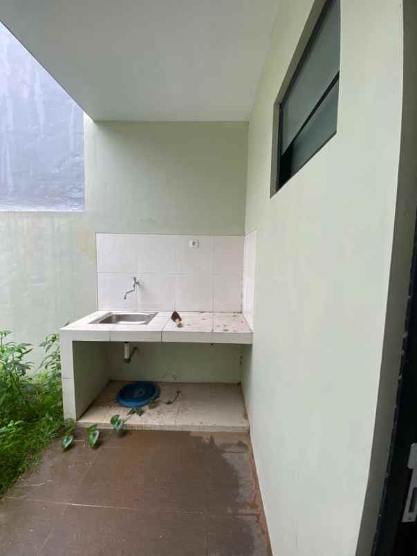 dijual rumah cilangkap tapos depok