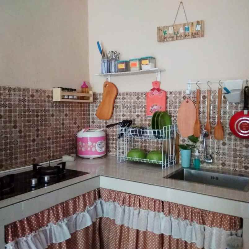 dijual rumah cipageran