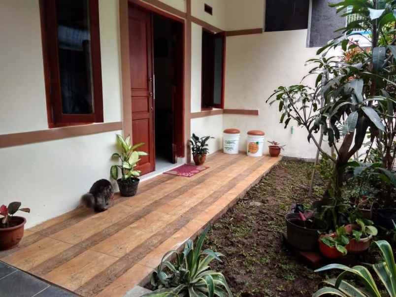 dijual rumah cipageran