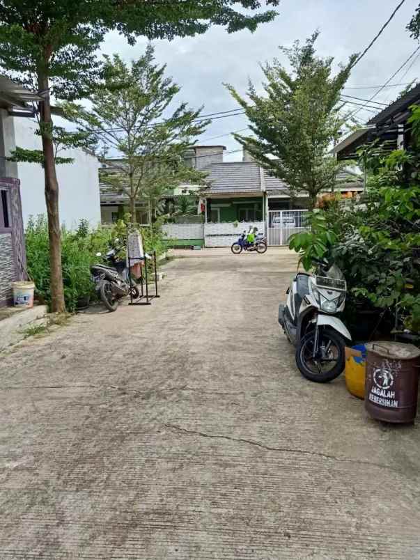 dijual rumah cipayung depok