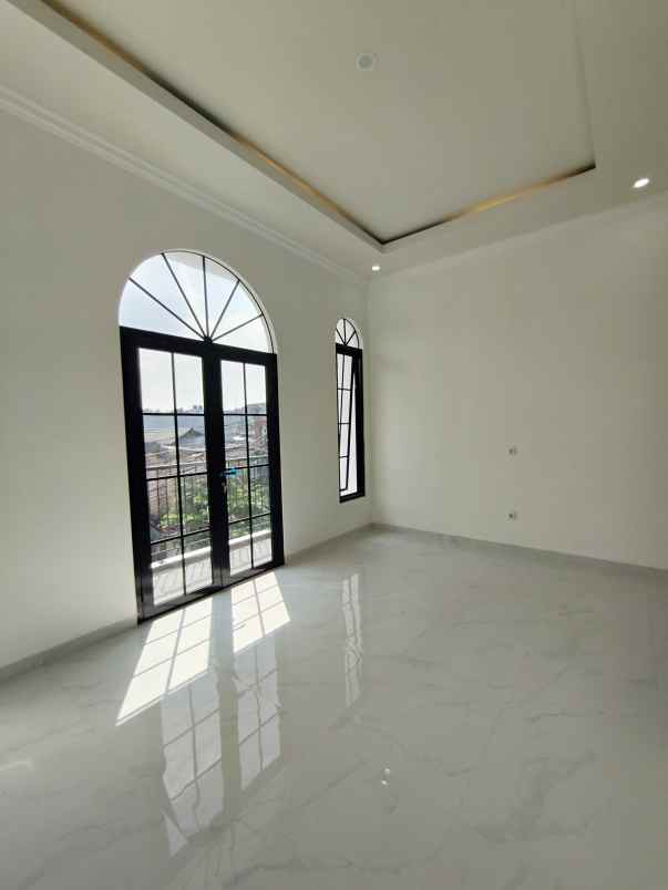 dijual rumah cipinang cempedak