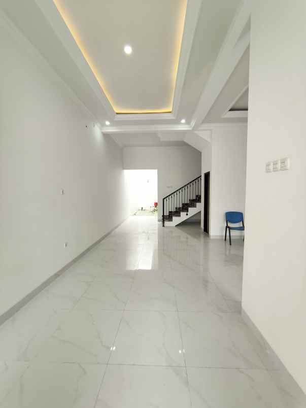 dijual rumah cipinang cempedak