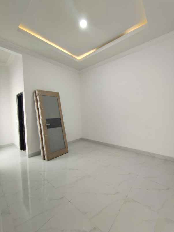 dijual rumah cipinang cempedak