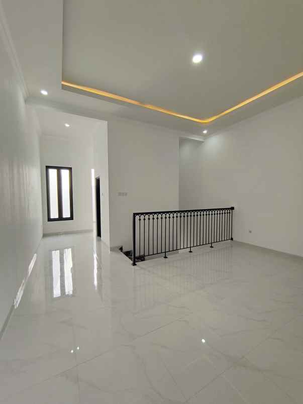dijual rumah cipinang cempedak