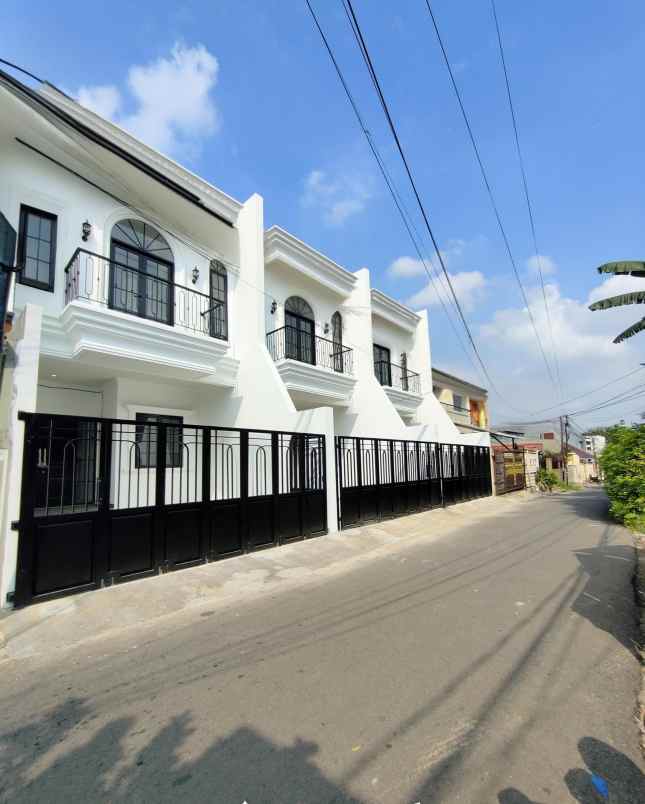 dijual rumah cipinang cempedak