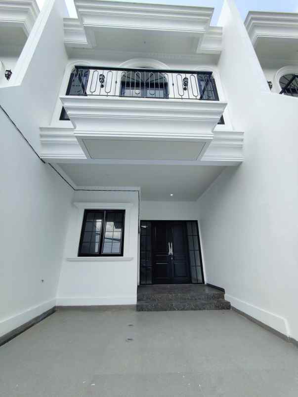 dijual rumah cipinang cempedak