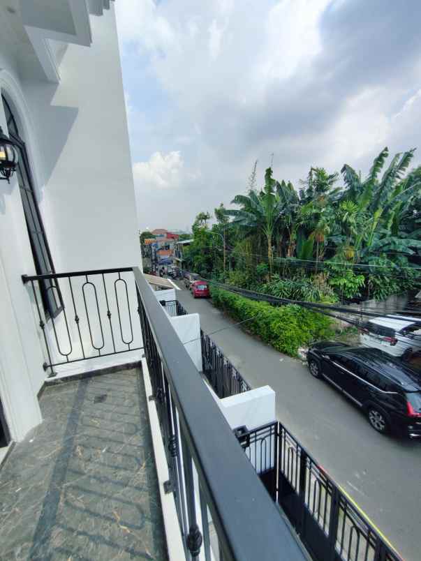 dijual rumah cipinang cempedak