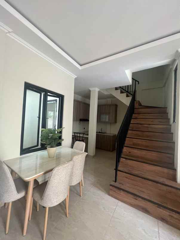 dijual rumah cireundeu