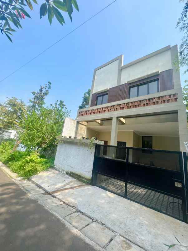 dijual rumah cireundeu