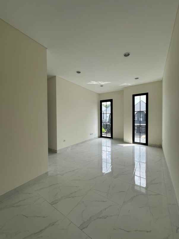 dijual rumah citragran cbd cibubur