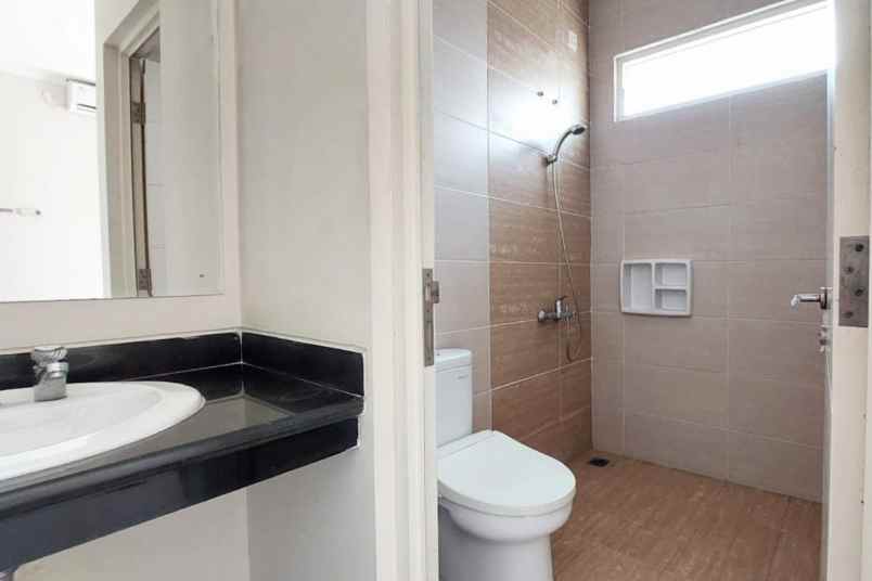dijual rumah cluster adara kota harapan