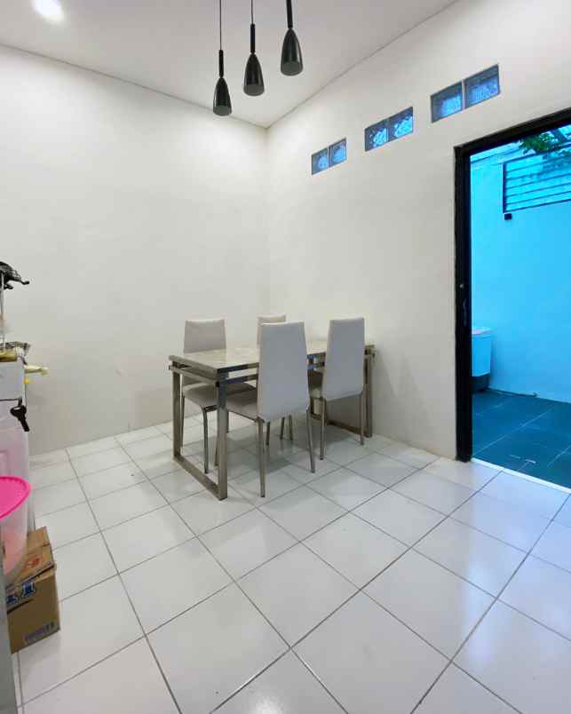 dijual rumah cluster angelonia gading