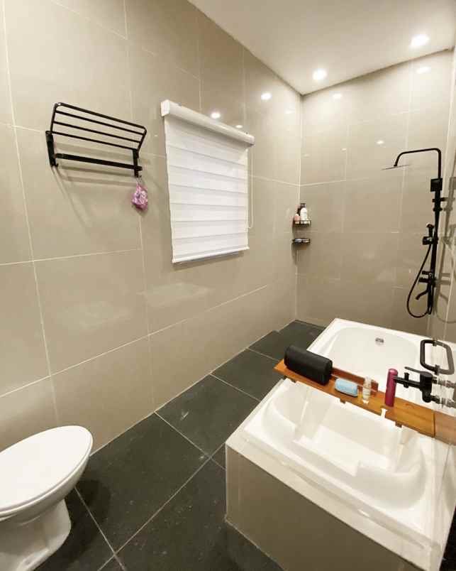 dijual rumah cluster angelonia gading