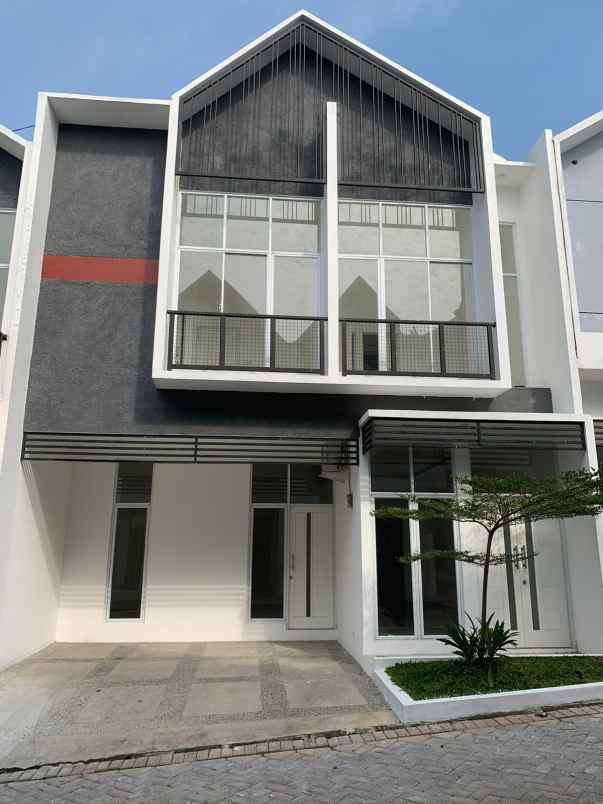 dijual rumah cluster bambu apus