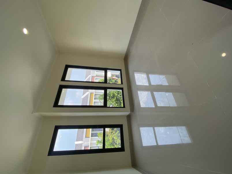 dijual rumah cluster baroni symphonia