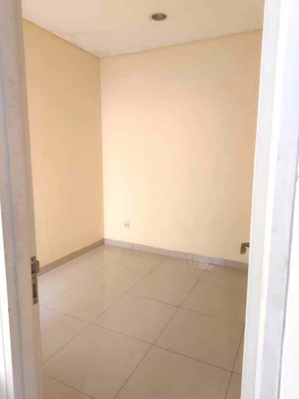 dijual rumah cluster layar permai pik