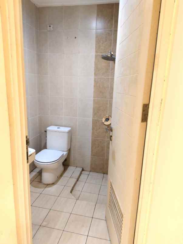 dijual rumah cluster layar permai pik