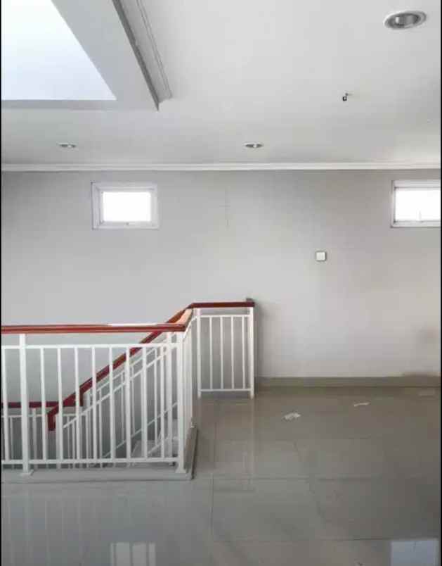 dijual rumah cluster monaco village