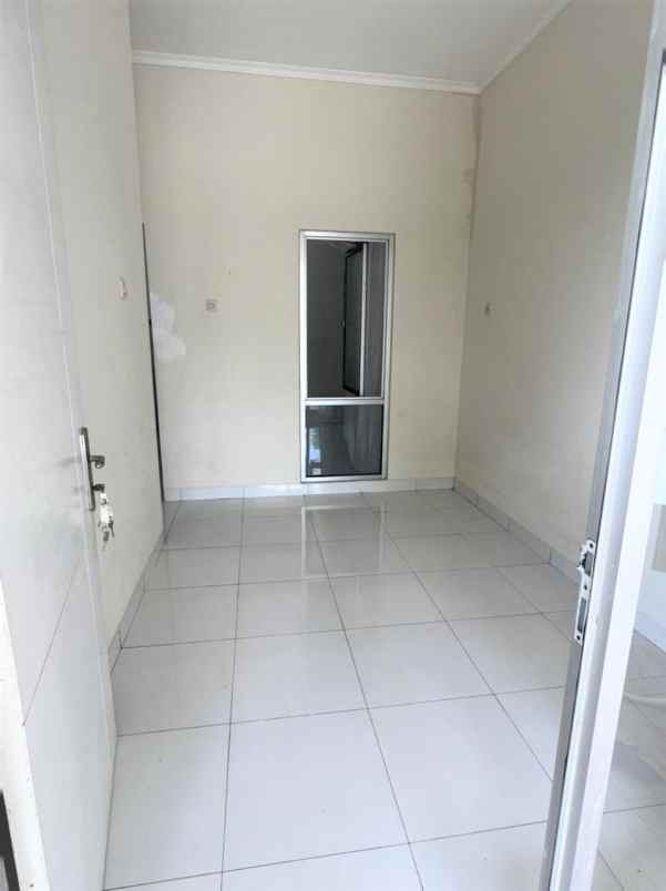 dijual rumah cluster royal london