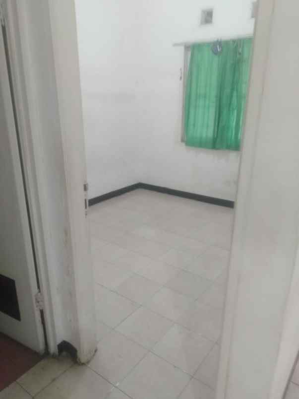 dijual rumah cluster taman sari kota