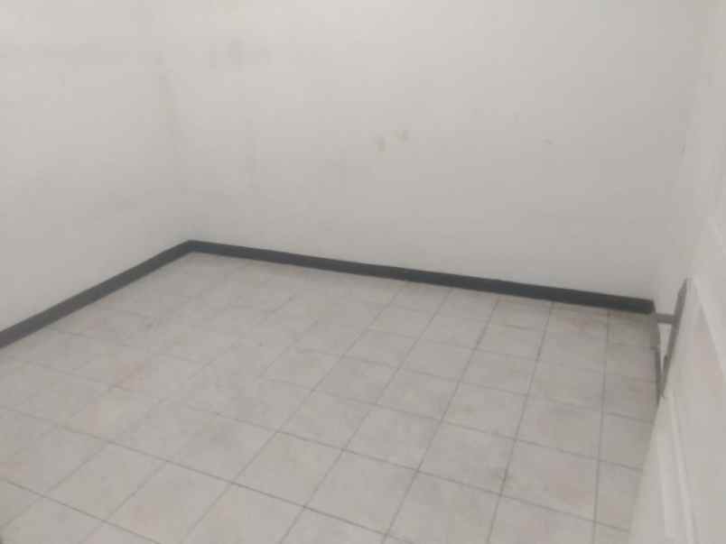 dijual rumah cluster taman sari kota