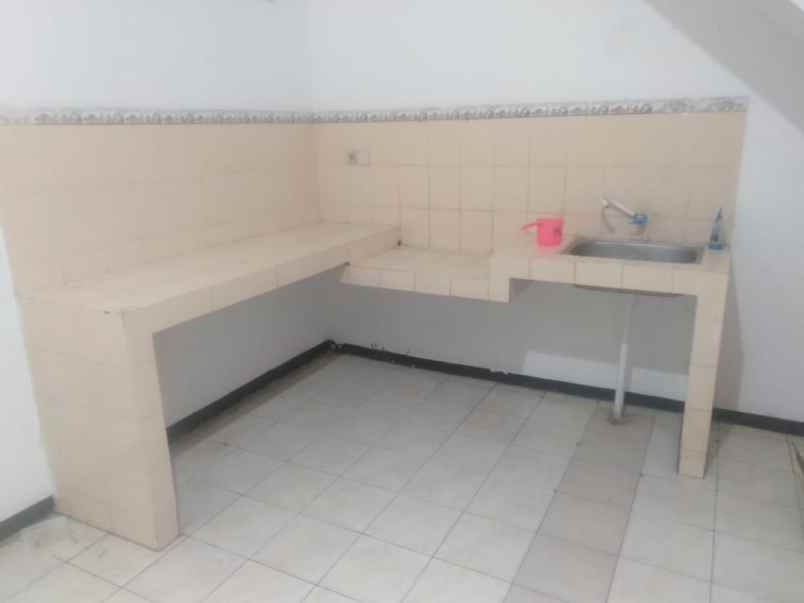 dijual rumah cluster taman sari kota
