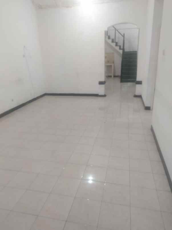 dijual rumah cluster taman sari kota