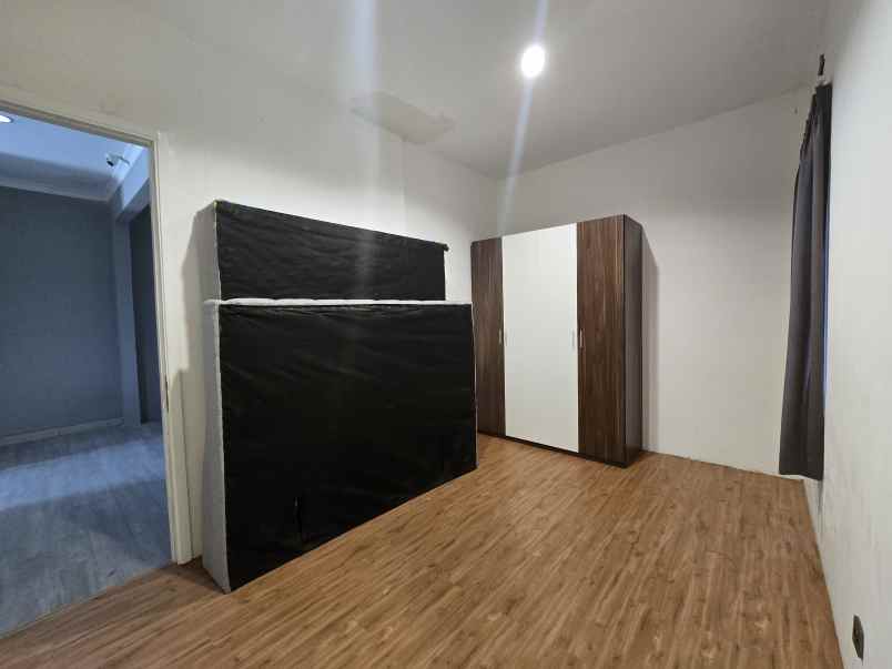 dijual rumah cluster thames jgc jakarta