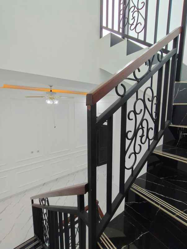 dijual rumah condet batu ampar jaktim