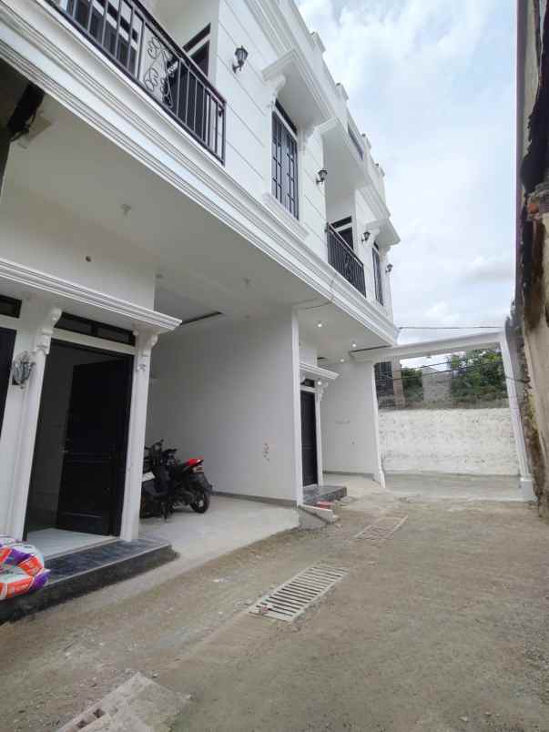 dijual rumah condet batu ampar jaktim