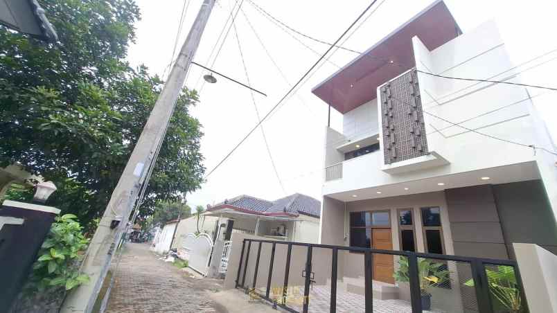 dijual rumah condongcatur depok