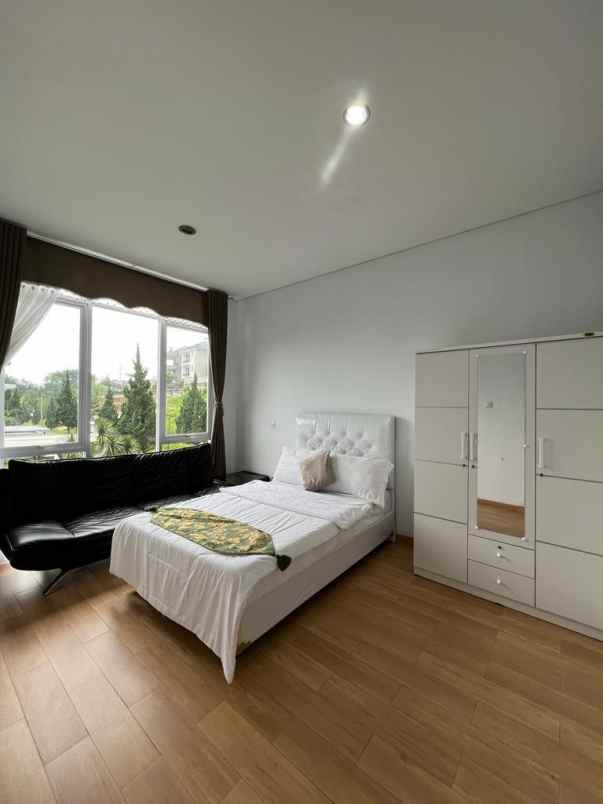 dijual rumah dago pakar