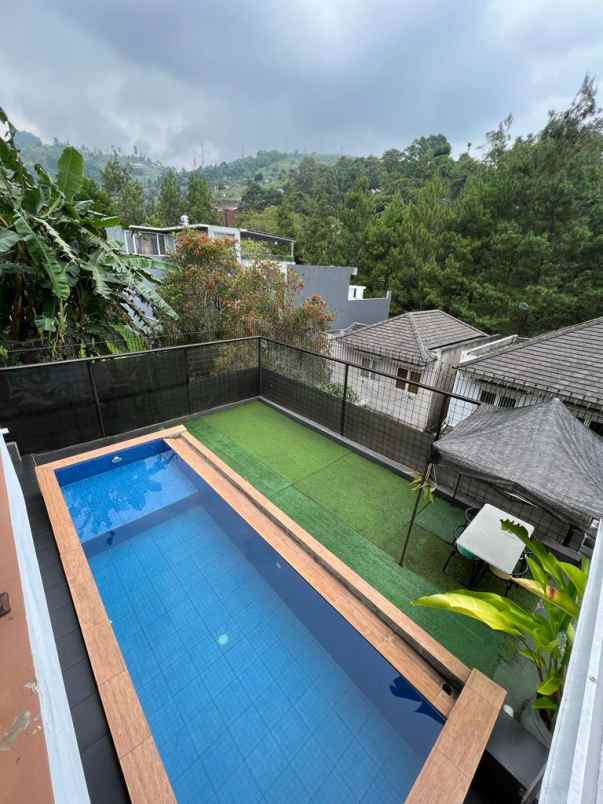 dijual rumah dago pakar