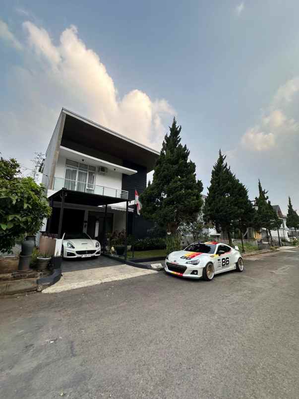 dijual rumah dago pakar