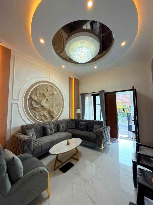 dijual rumah dau