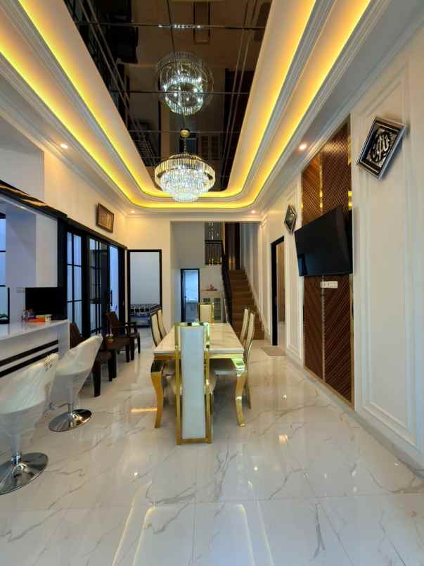 dijual rumah dau