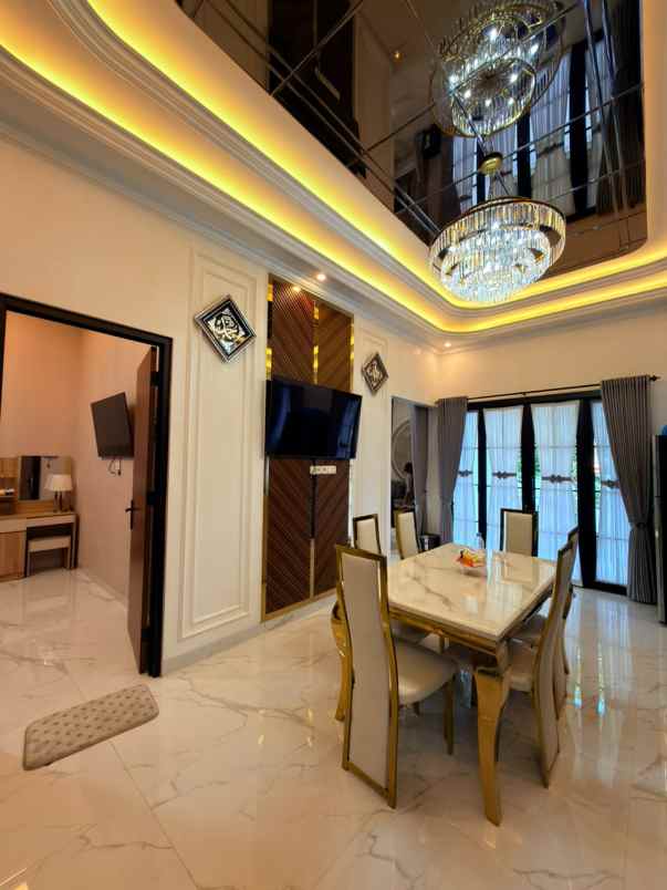 dijual rumah dau