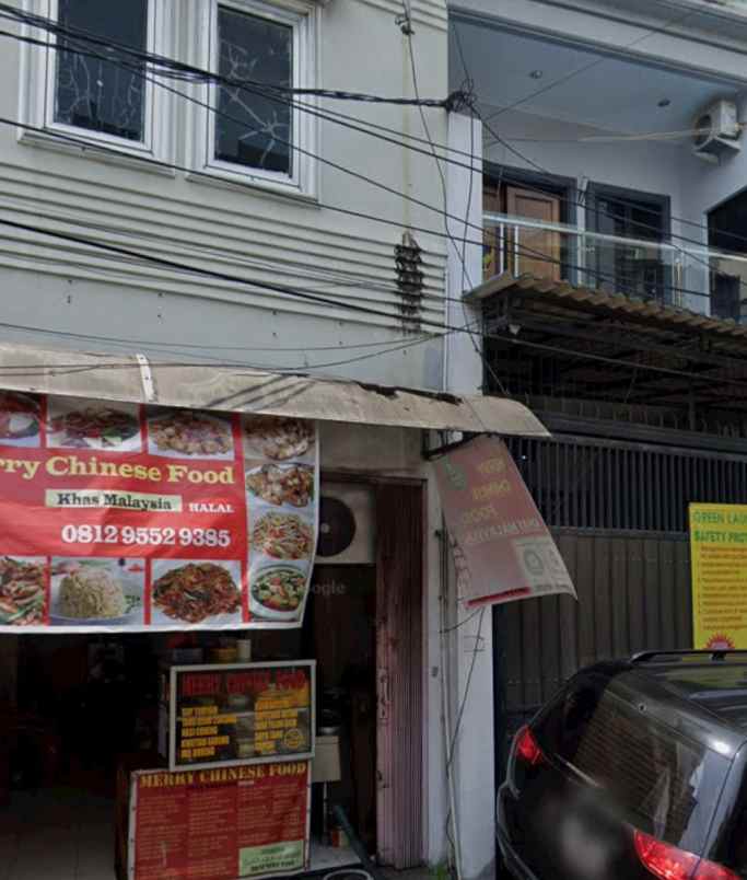 dijual rumah depan gerbang smpn no 42