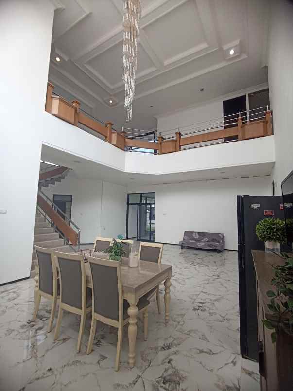 dijual rumah dharmahusada