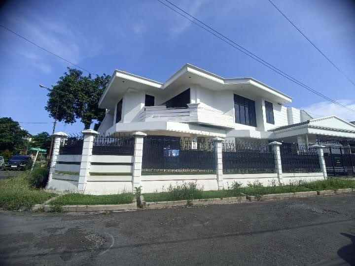dijual rumah dharmahusada