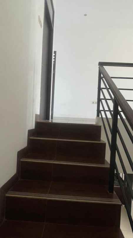 dijual rumah di bintaro sektor 2 rengas ciputat timur