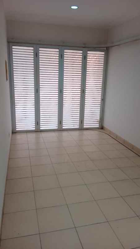 dijual rumah di cluster vernonia summarecon bekasi