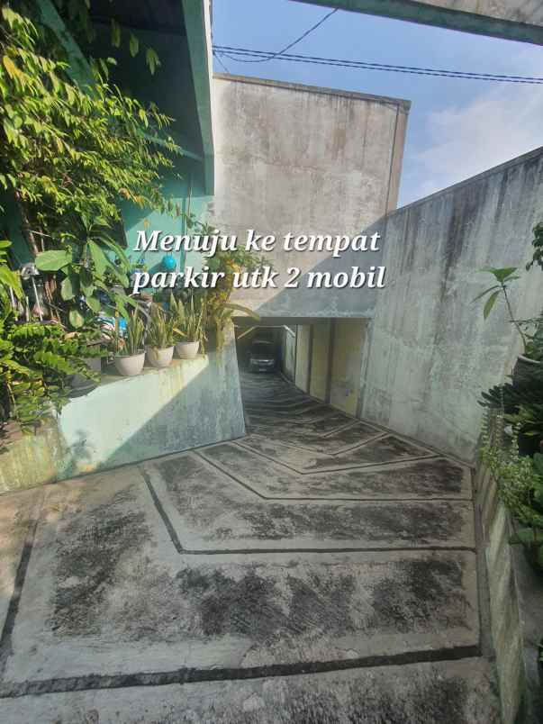 dijual rumah di jl s parman semarang