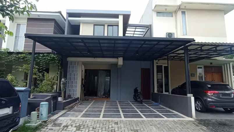 dijual rumah dian istana cluster moca