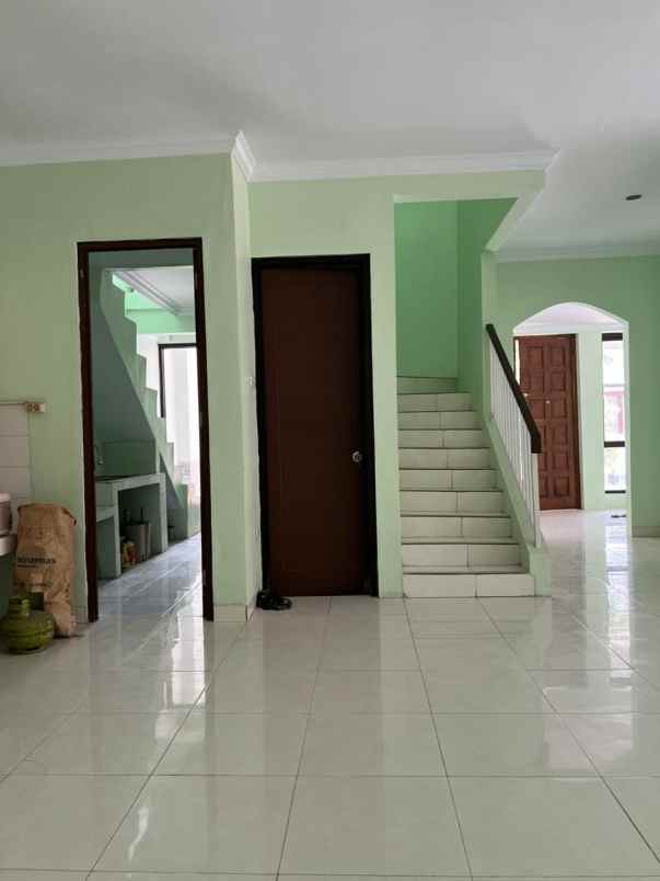 dijual rumah discovery bintaro